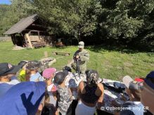 Ukka prslunkov 81. krdla v detskom tbore Tle