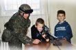 Mikuláš s deťmi našich vojakov