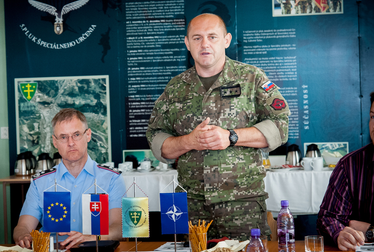 006_2014_05_23_nvteva_vojensk_diplomatick_zbor